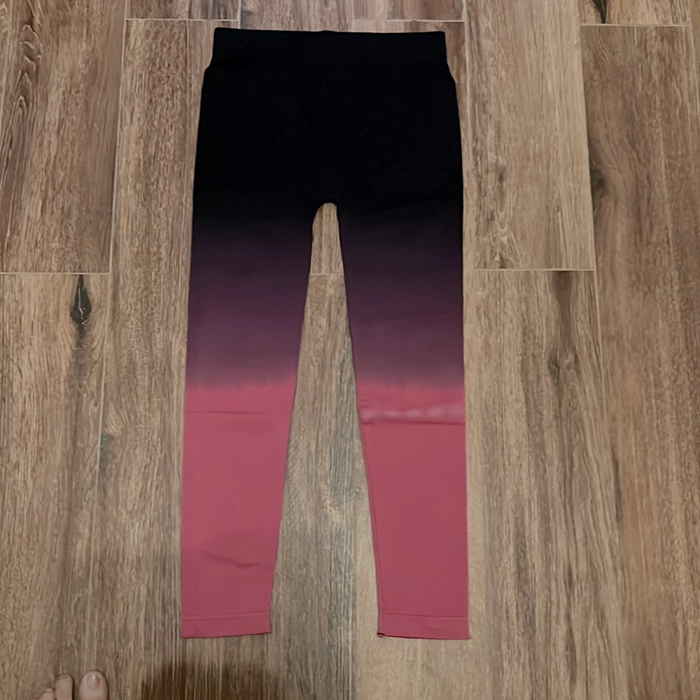 ZANEY THREADS  CAPRI LEGGINGS….066